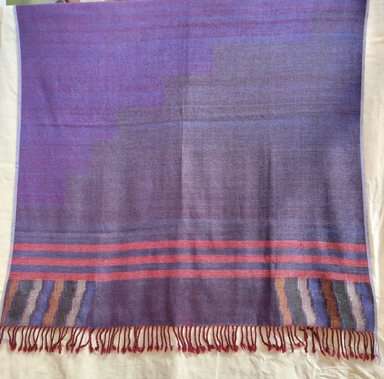 Merino eri Shawl LL01